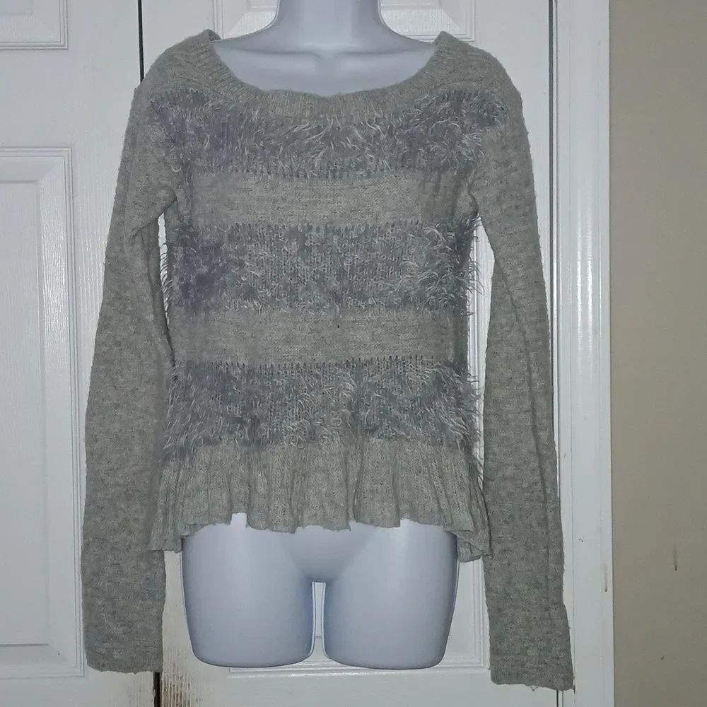 Anthropologie Sleeping on Snow gray faux fur ruffle hem wool blend sweater Sz M